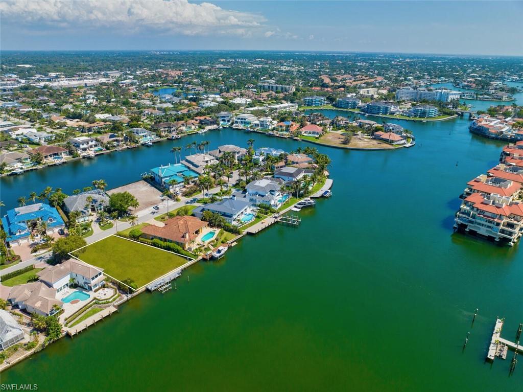PARK SHORE - Land