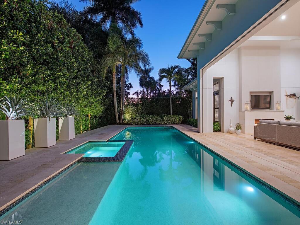 MOORINGS - Residential