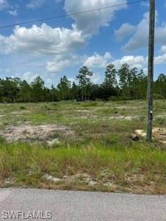 Build your Florida dream home on this beautiful vacant lot situated in a desirable area close to shopping, dining, schools and major roadways, this property offers the perfect combination of convenience and opportunity. 
With generous acreage, you'll have plenty of space to design the home you've always envisioned while enjoying the privacy and flexibility that larger lots provide.