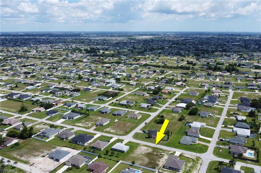 CAPE CORAL - Land