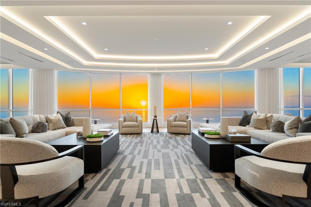 SEASONS AT NAPLES CAY - Residential