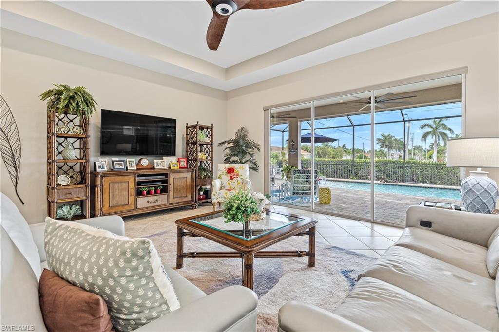 SUNSET POINTE - Residential