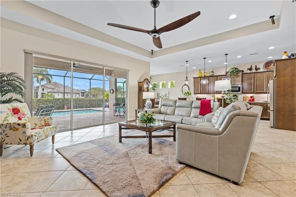 SUNSET POINTE - Residential