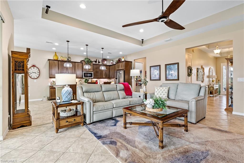 SUNSET POINTE - Residential