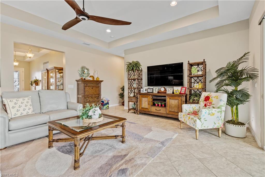 SUNSET POINTE - Residential