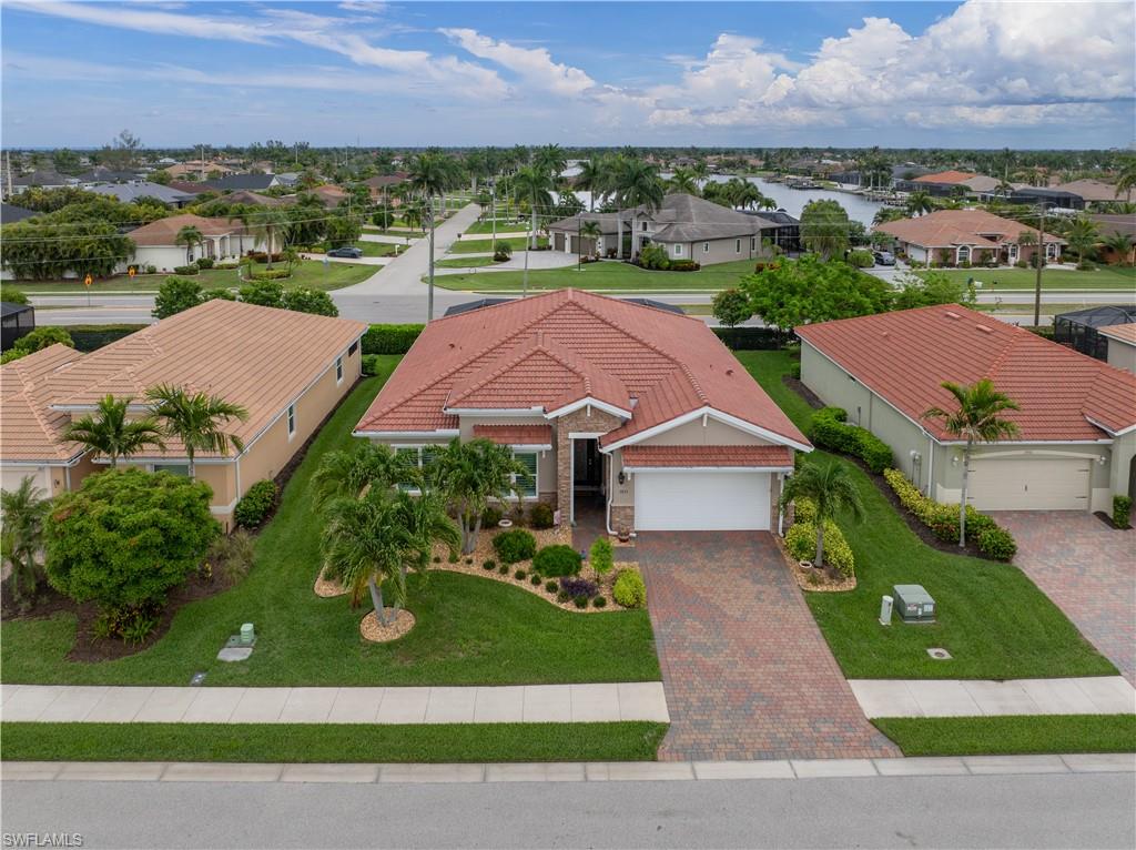 SUNSET POINTE - Residential