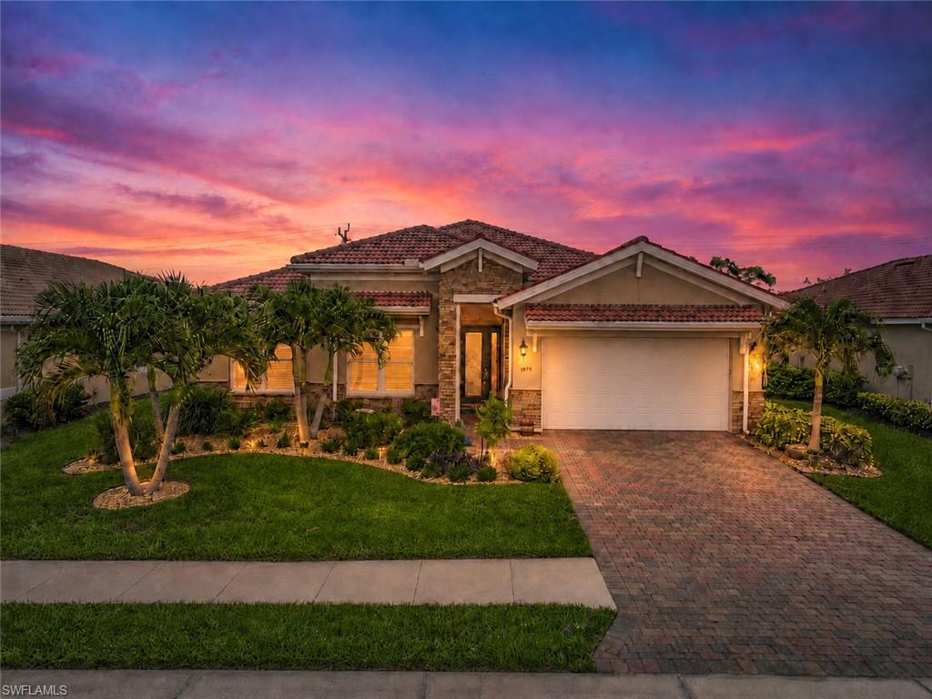 SUNSET POINTE - Residential