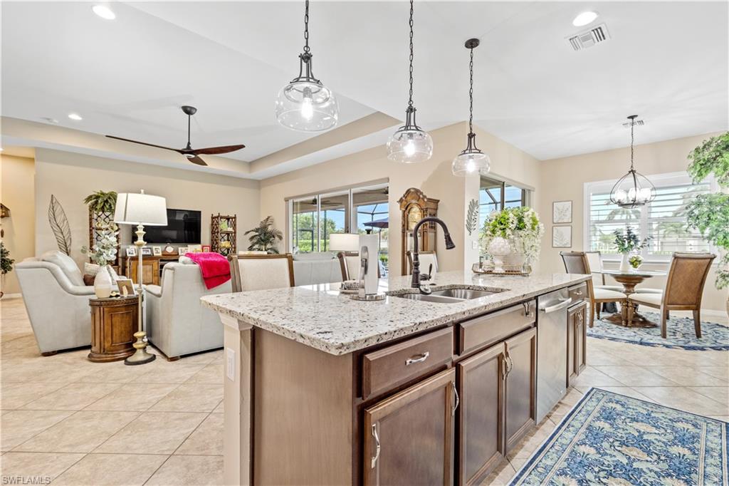 SUNSET POINTE - Residential