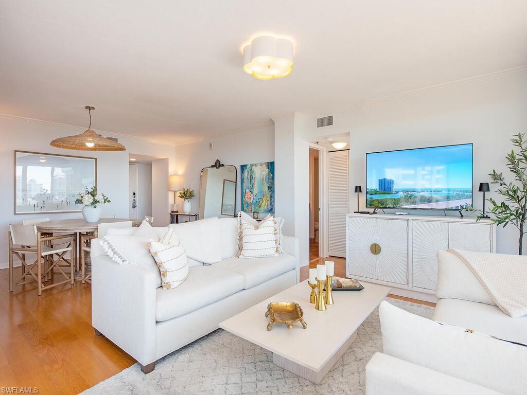ST TROPEZ - Residential