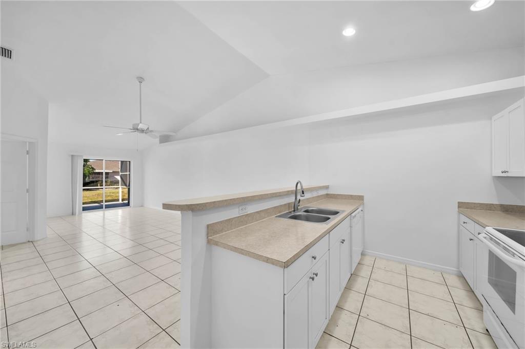 CAPE CORAL - Residential Lease