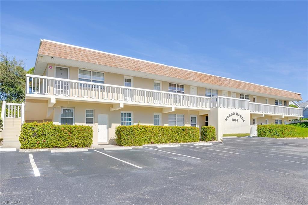 MARCO MANOR CLUB - Residential