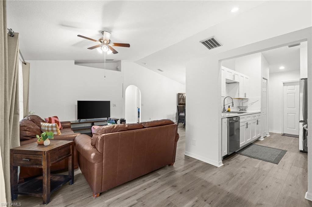 SAN CARLOS PARK - Residential