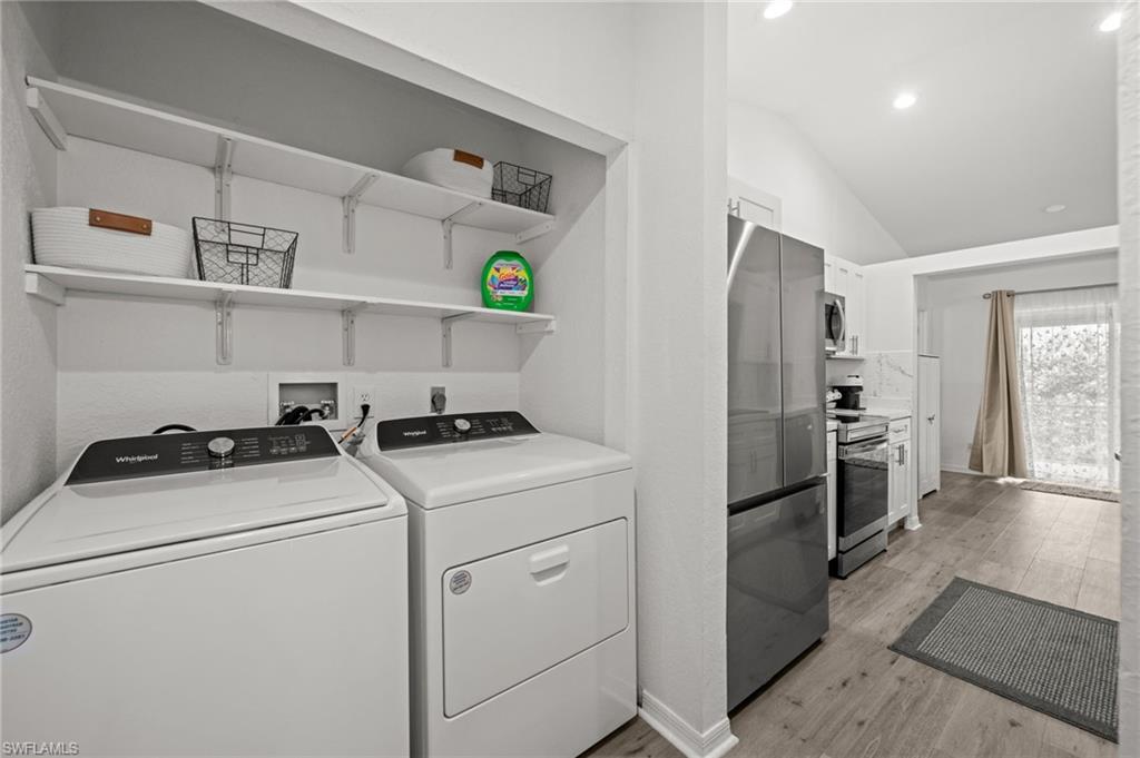 SAN CARLOS PARK - Residential