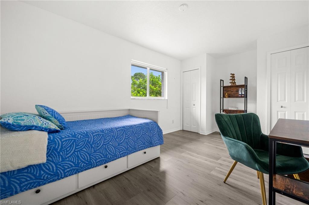 SAN CARLOS PARK - Residential