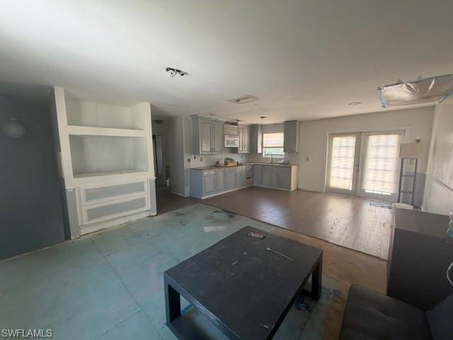 SAN CARLOS PARK - Residential