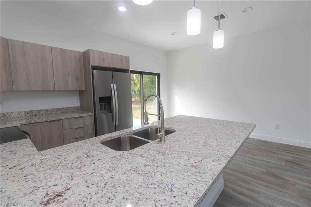 PORT LABELLE - Residential Lease