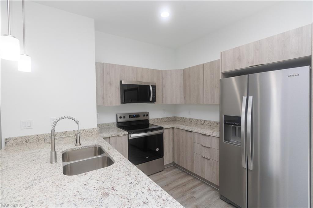 PORT LABELLE - Residential Lease
