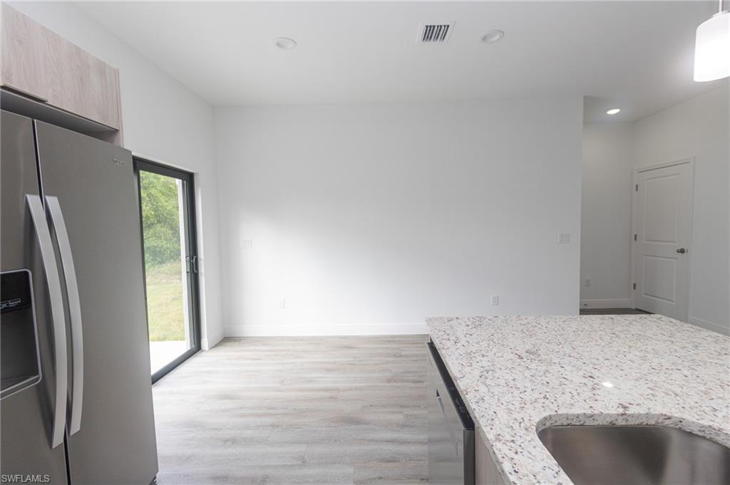 PORT LABELLE - Residential Lease