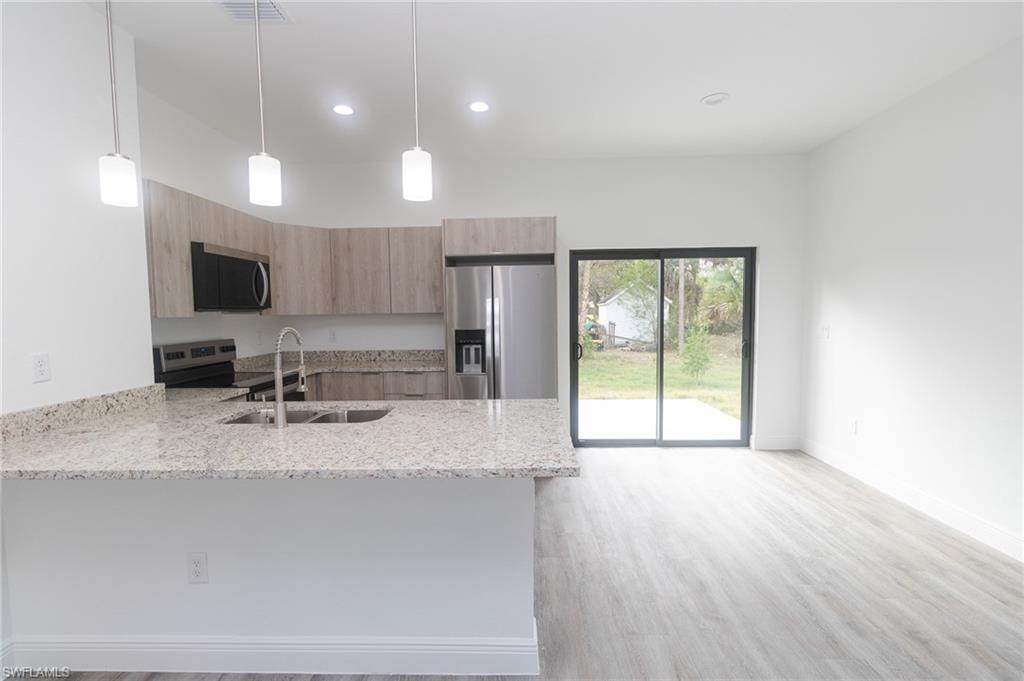 PORT LABELLE - Residential Lease