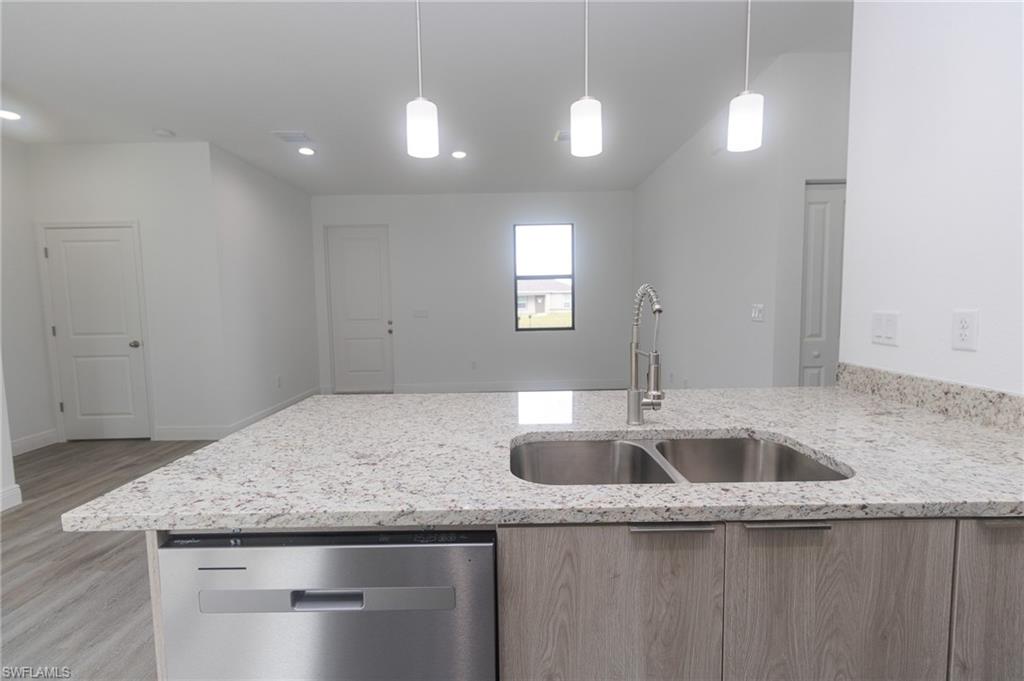 PORT LABELLE - Residential Lease