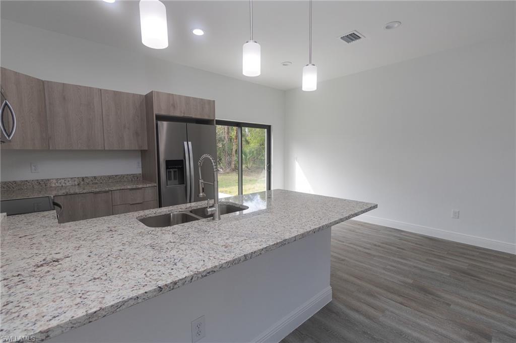 PORT LABELLE - Residential Lease