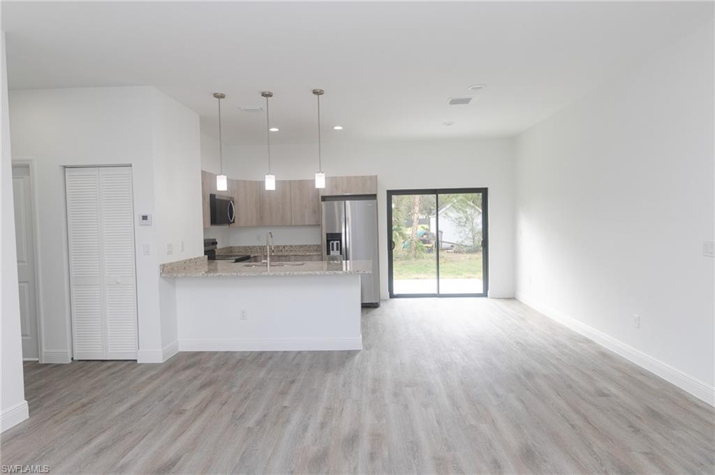 PORT LABELLE - Residential Lease