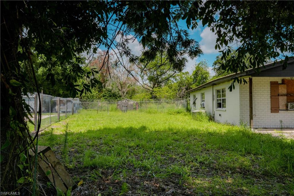 ACREAGE - Land