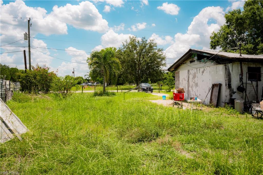 ACREAGE - Land