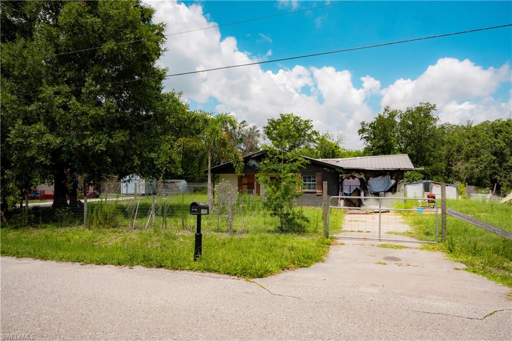 ACREAGE - Land