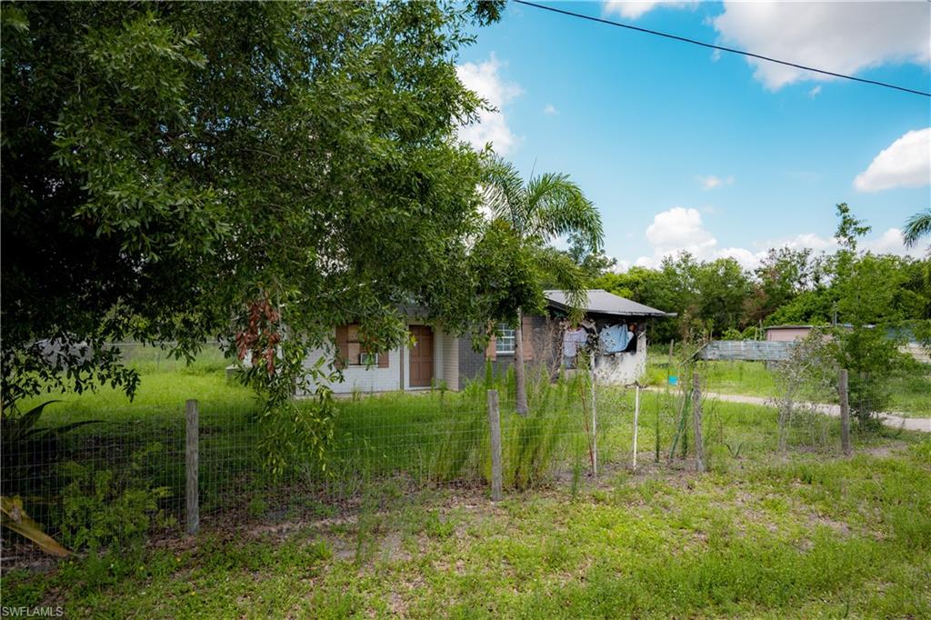 ACREAGE - Land