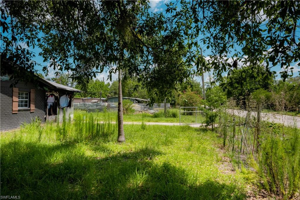 ACREAGE - Land