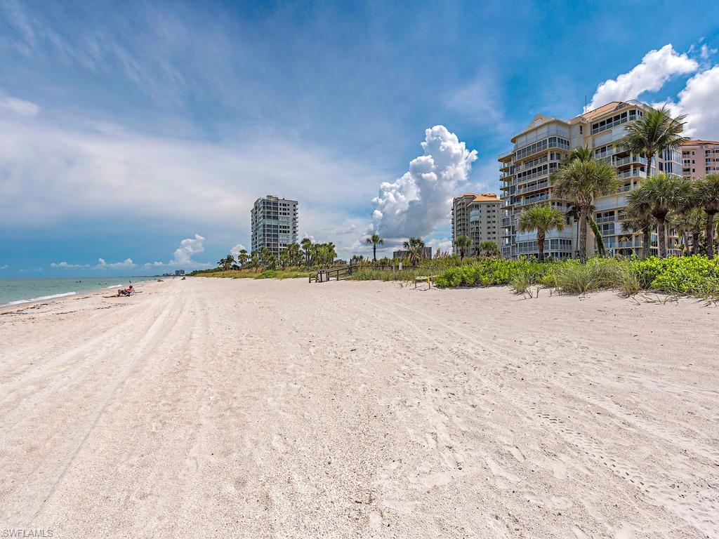 SEAPOINT AT NAPLES CAY - Residential