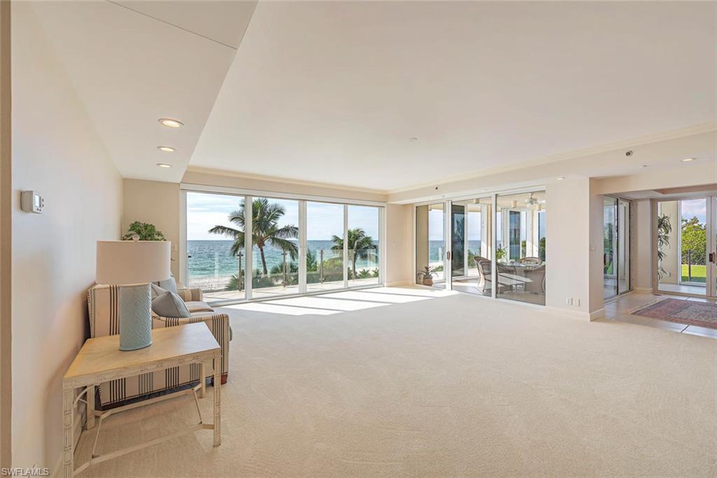 SEAPOINT AT NAPLES CAY - Residential