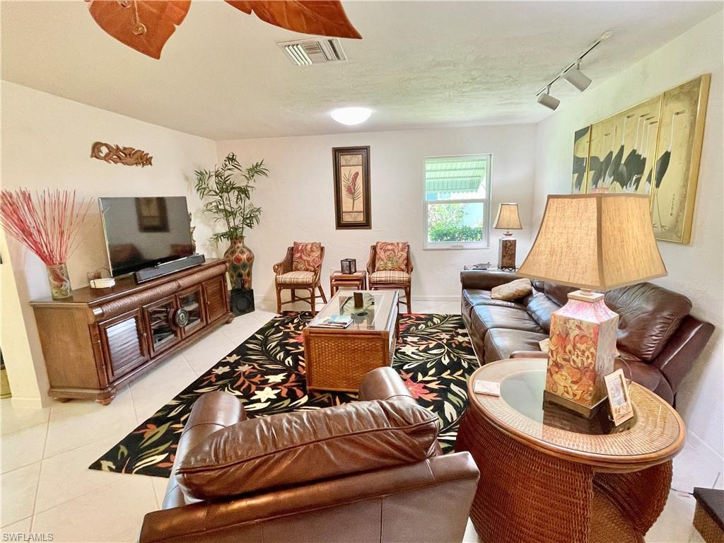 WHISKEY CREEK VILLAGE GREEN - Residential