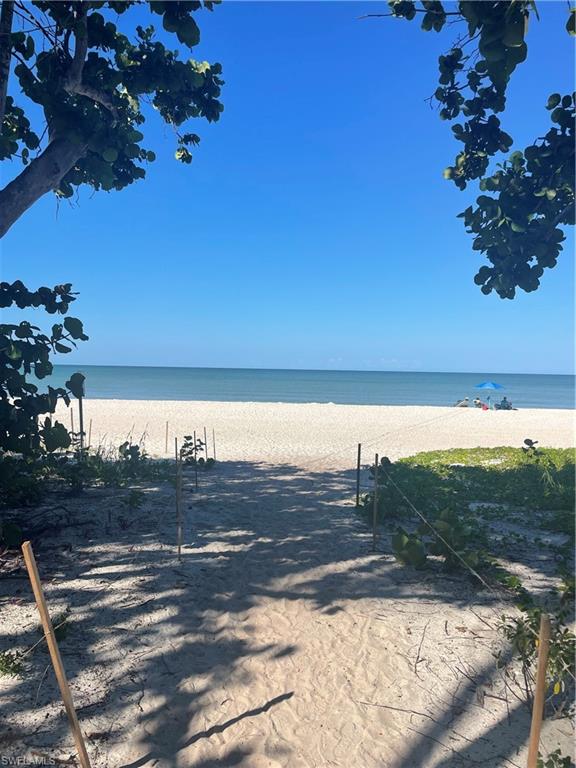 OLDE NAPLES - Land