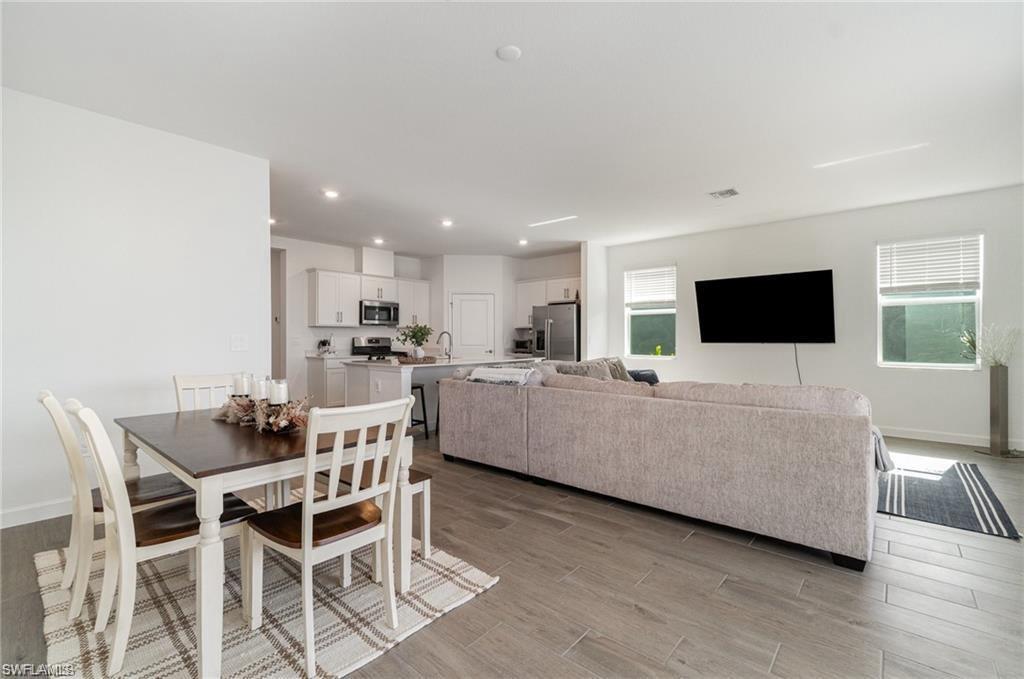 TUCKERS COVE - Residential