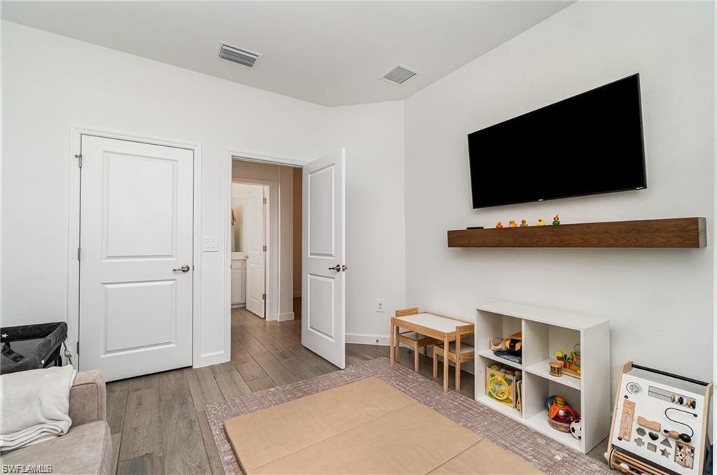 TUCKERS COVE - Residential
