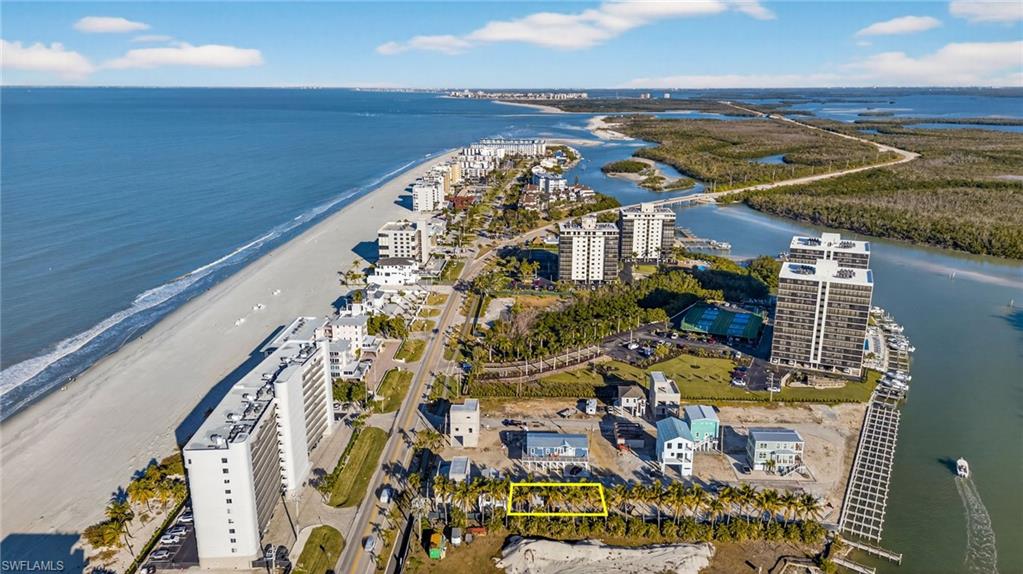 BONITA BEACH - Land