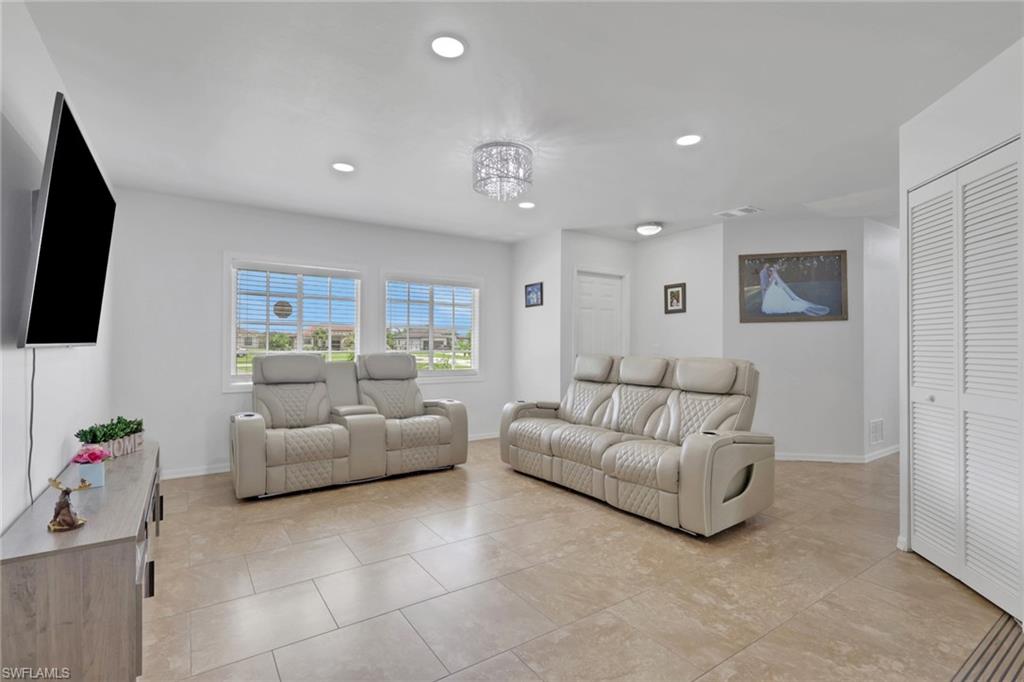 GOLDEN GATE ESTATES - Residential
