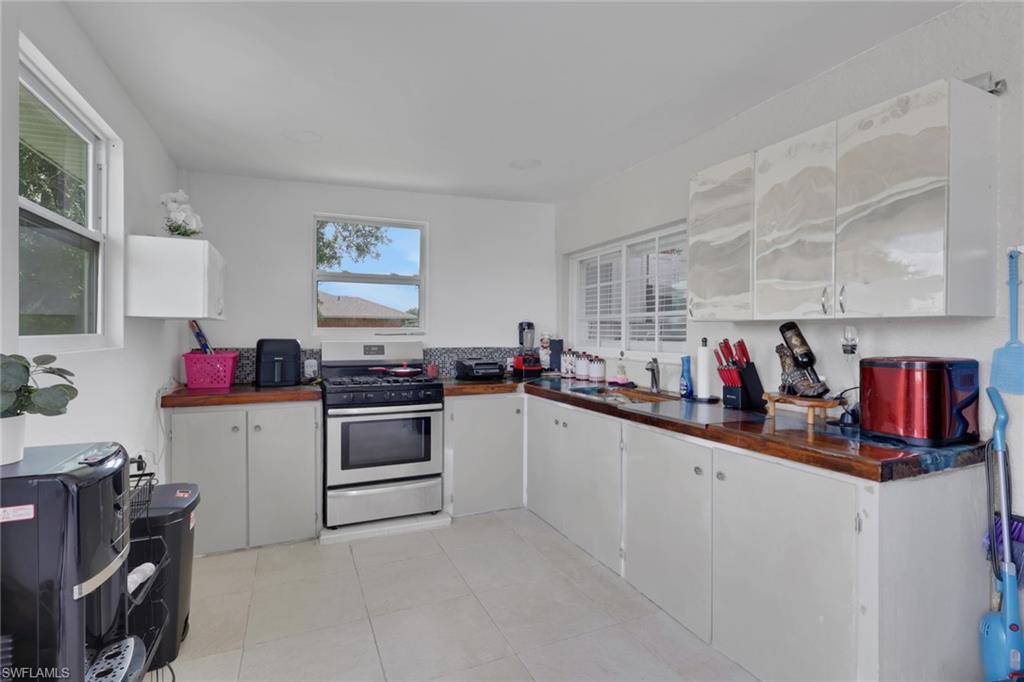 GOLDEN GATE ESTATES - Residential