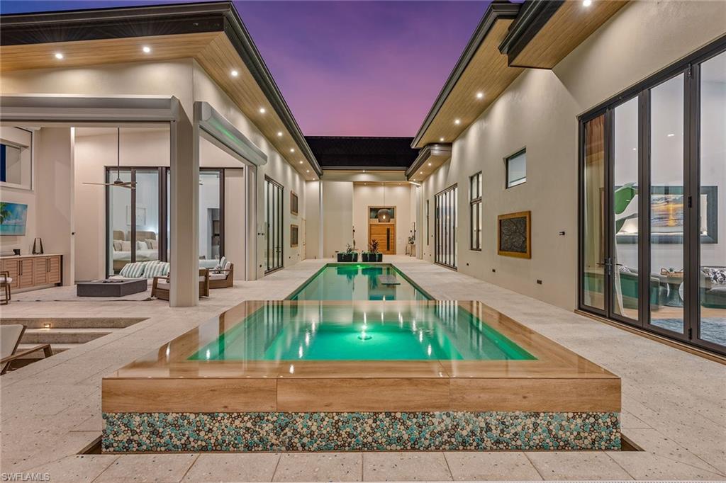 MARCO BEACH - Residential