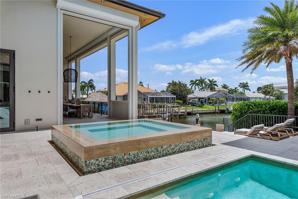 MARCO BEACH - Residential