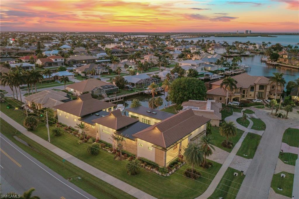 MARCO BEACH - Residential