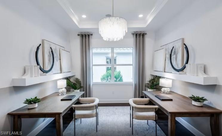 COUNTRY CLUB - Residential
