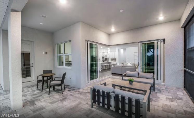 COUNTRY CLUB - Residential