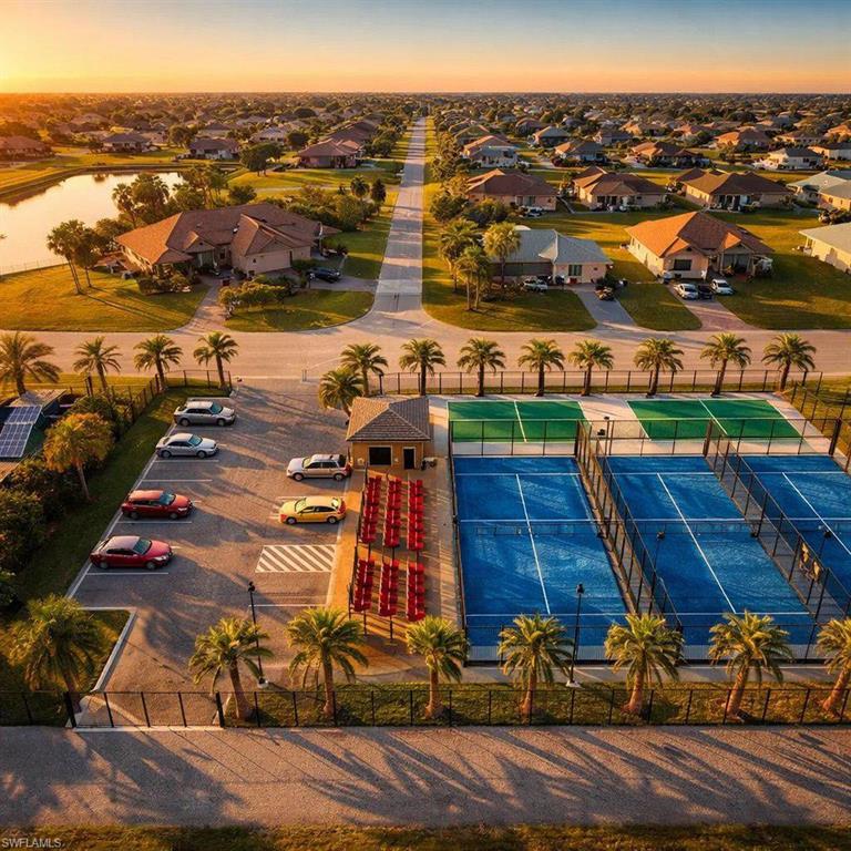 CAPE CORAL - Land