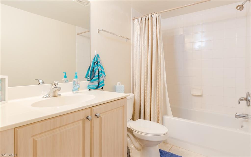 FOUR MILE COVE - Residential