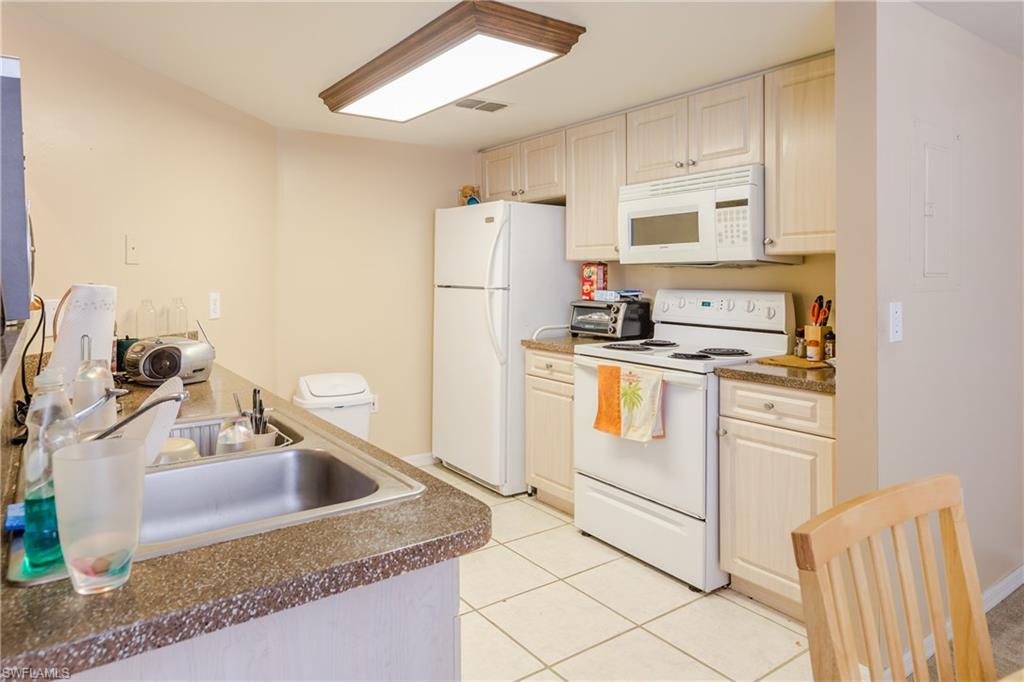 FOUR MILE COVE - Residential