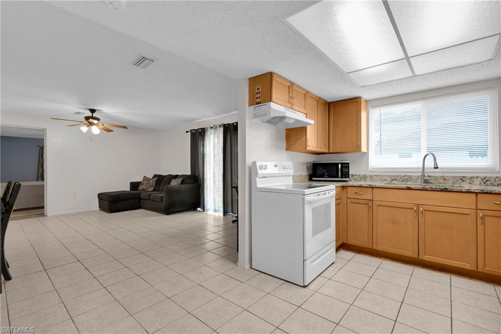 CAPE CORAL - Residential Lease