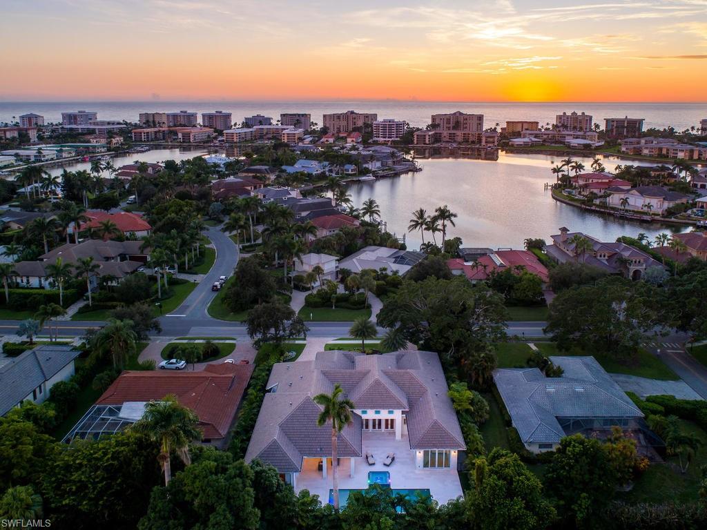 MOORINGS - Residential